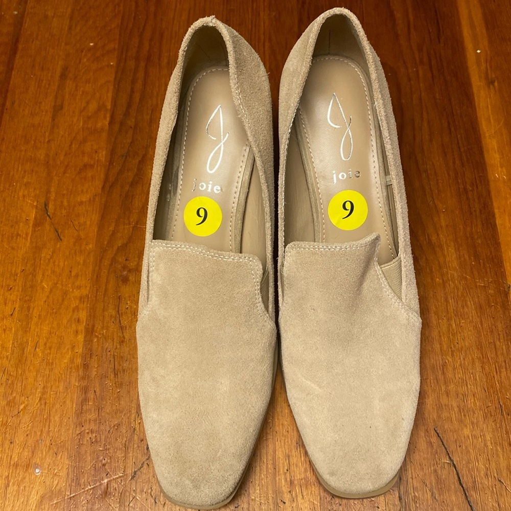 Joie Wevenly Chunky Block Heel Suede Loafers in Tan size 9